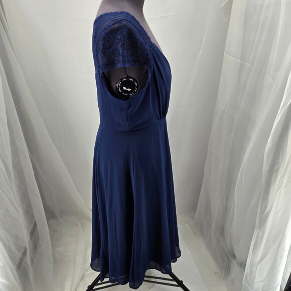 725-22 Torrid Navy Blue Lace Knee Length Cap sleeved dress Size 16 - Picture 6 of 13